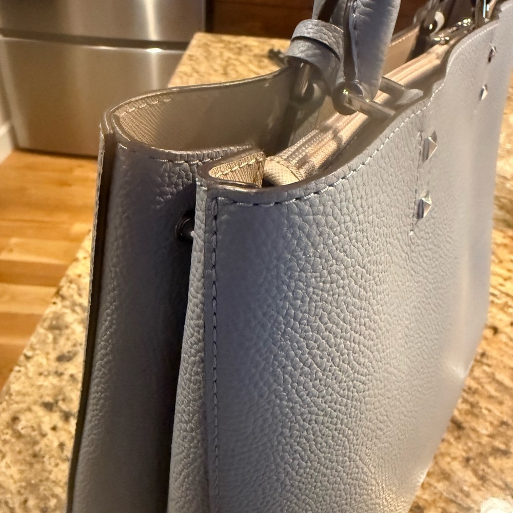 Michael Kors NWOT Blue Leather Satchel Elegant Design with padlock accent - Picture 3 of 13